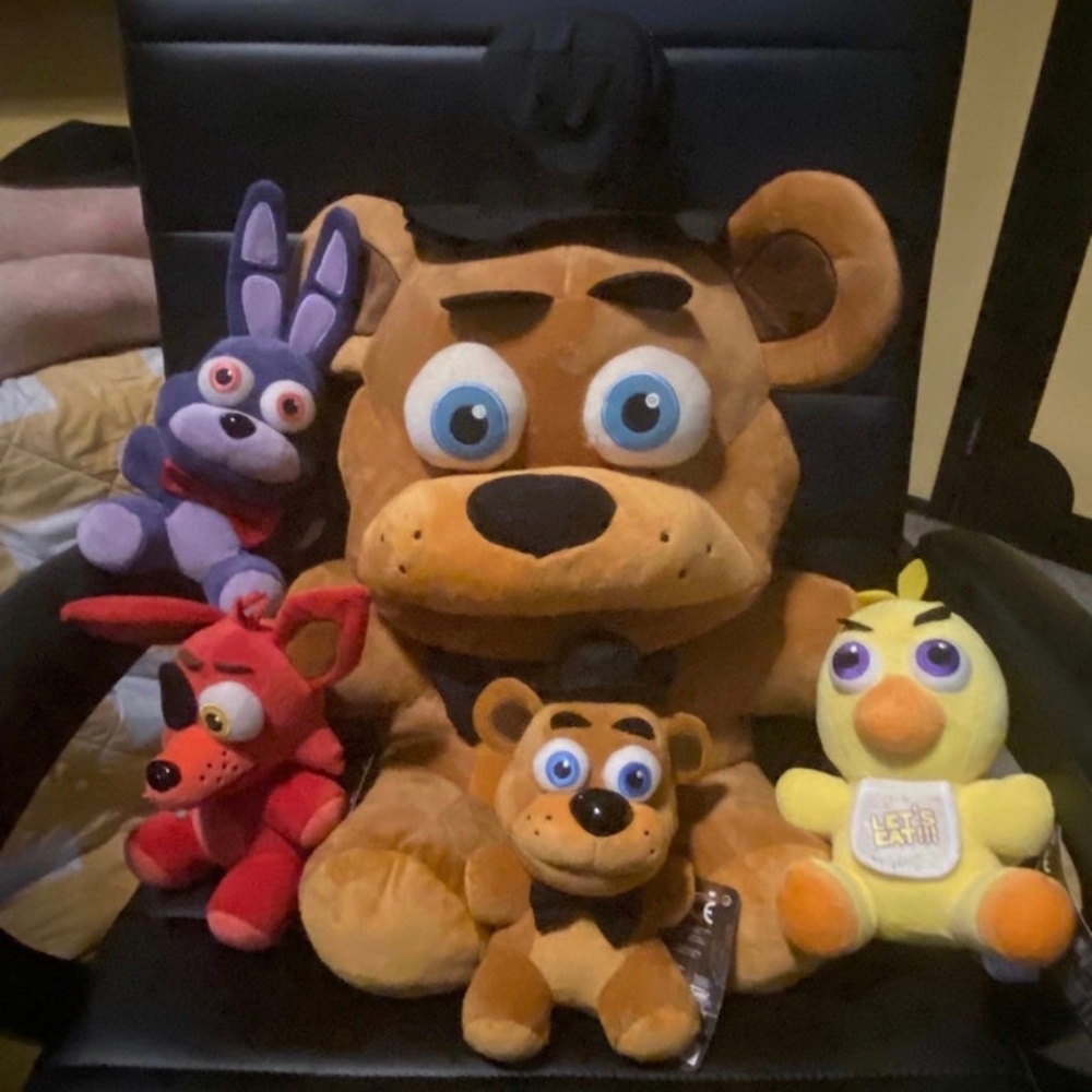Five Nights At Freddy’s Plush Bundle